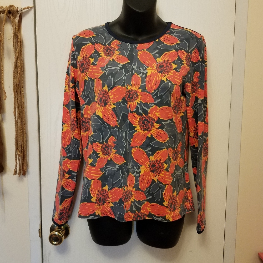 CLOSET CLOSING, last weekend! Hang ten rash guard swim shirt